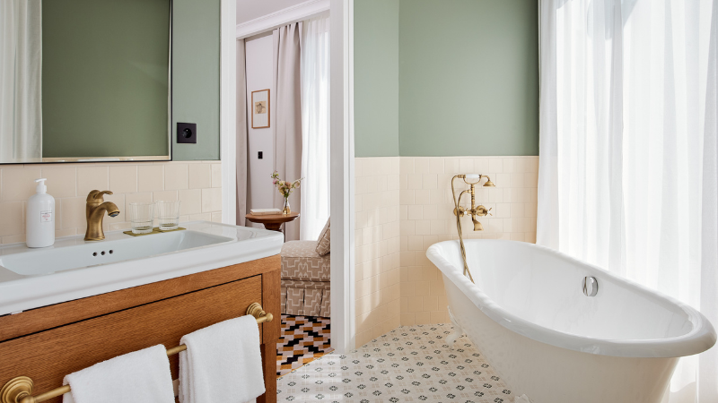 L'Hôtel Noucha dans Numéro