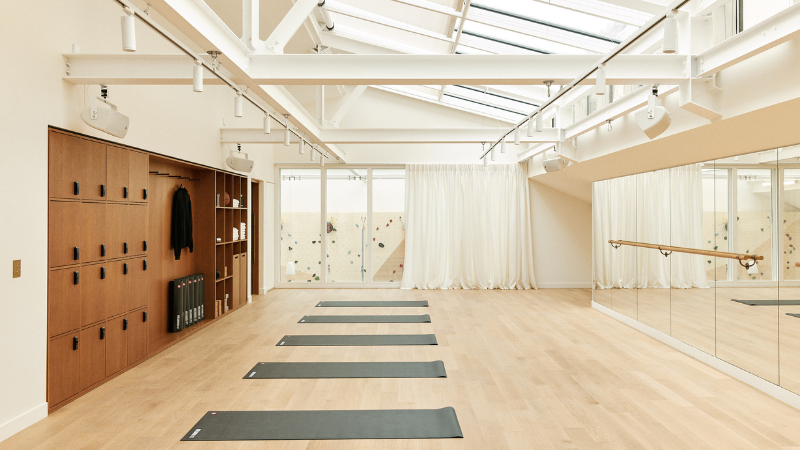 La salle du studio de sport du Club de La Fondation